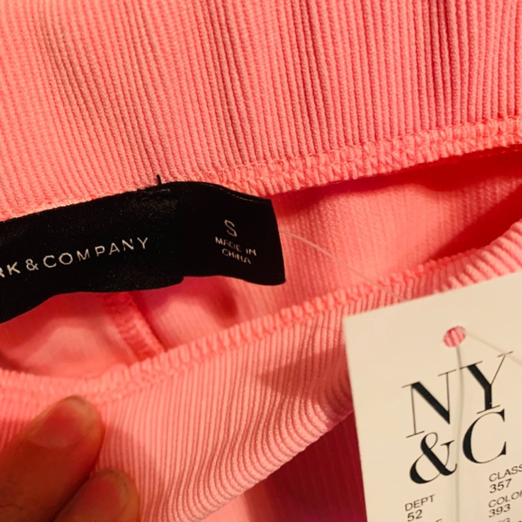 NY& Company - Picture 7 of 7